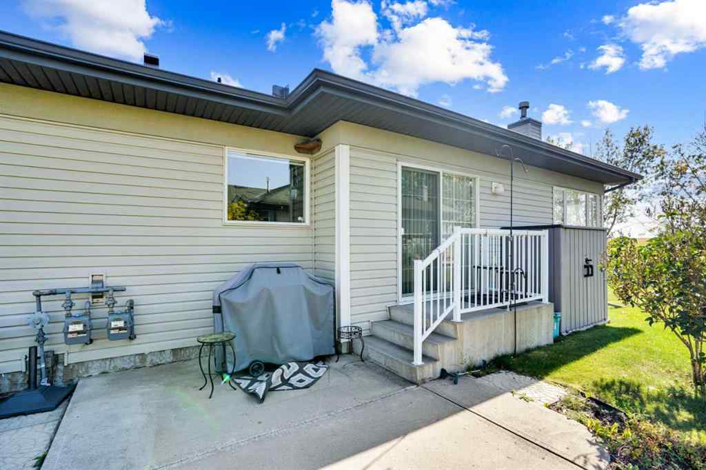 MLS® A2255791 - 633 Advent Bay  in Prince Of Peace Village Rural Rocky View County, Residential