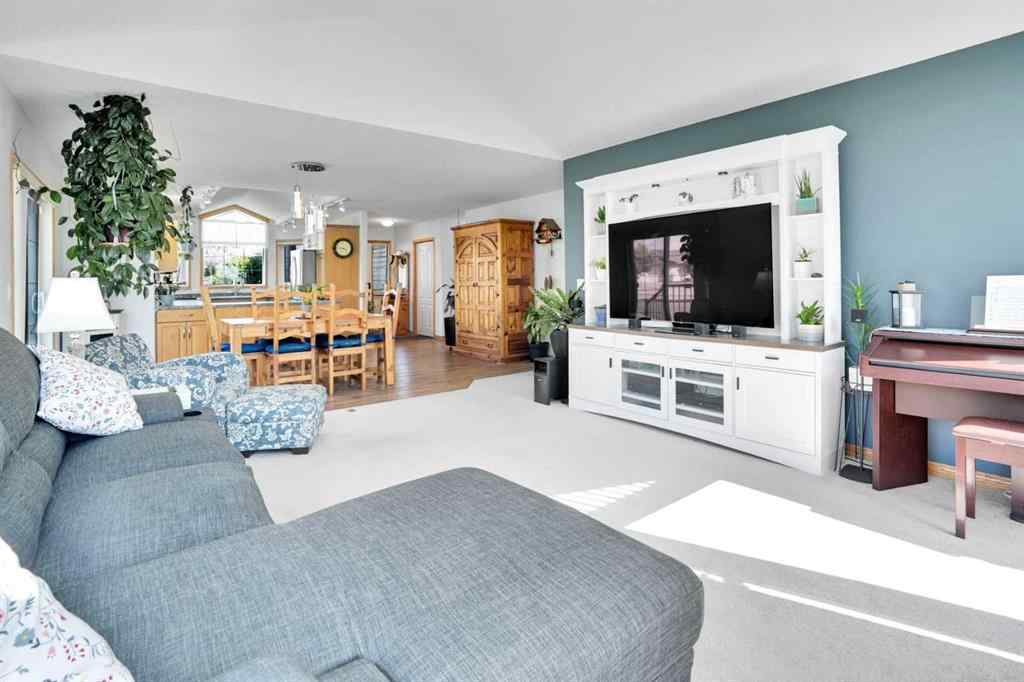 MLS® A2255791 - 633 Advent Bay  in Prince Of Peace Village Rural Rocky View County, Residential