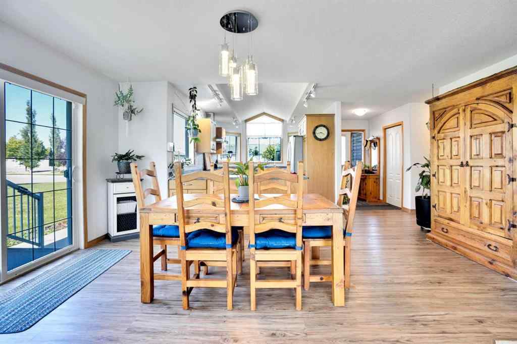 MLS® A2255791 - 633 Advent Bay  in Prince Of Peace Village Rural Rocky View County, Residential