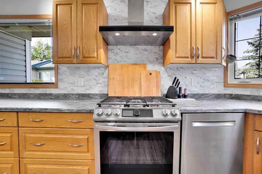 MLS® A2255791 - 633 Advent Bay  in Prince Of Peace Village Rural Rocky View County, Residential