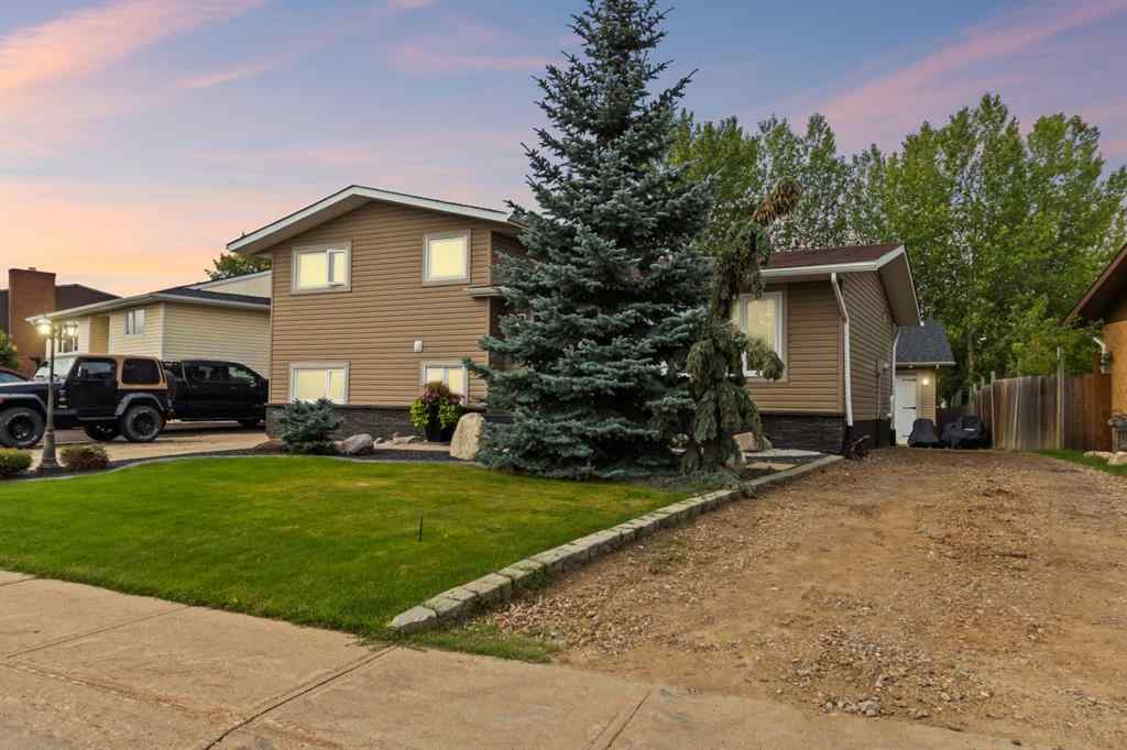 MLS® A2255801 - 141 Hillcrest Drive  in Thickwood Fort McMurray, Residential