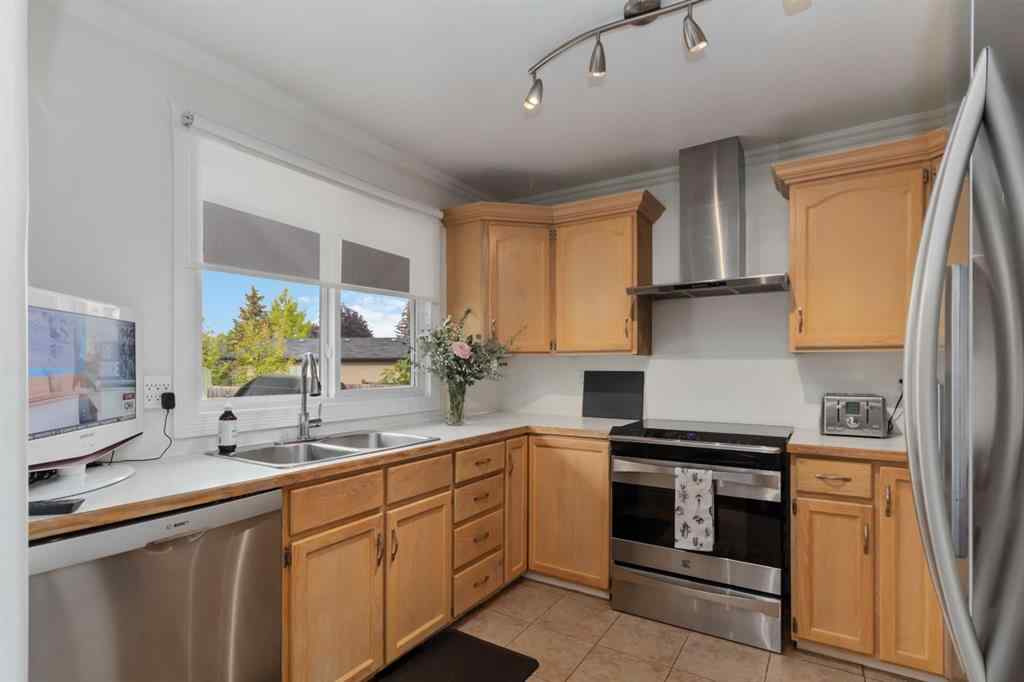 MLS® A2255801 - 141 Hillcrest Drive  in Thickwood Fort McMurray, Residential