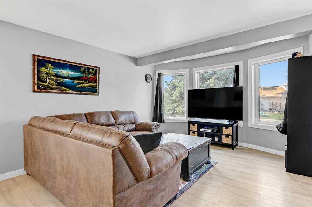 MLS® A2255807 - 9429 92 A Street  in Smith Grande Prairie, Residential