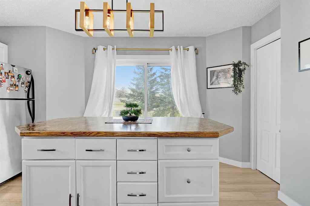 MLS® A2255807 - 9429 92 A Street  in Smith Grande Prairie, Residential