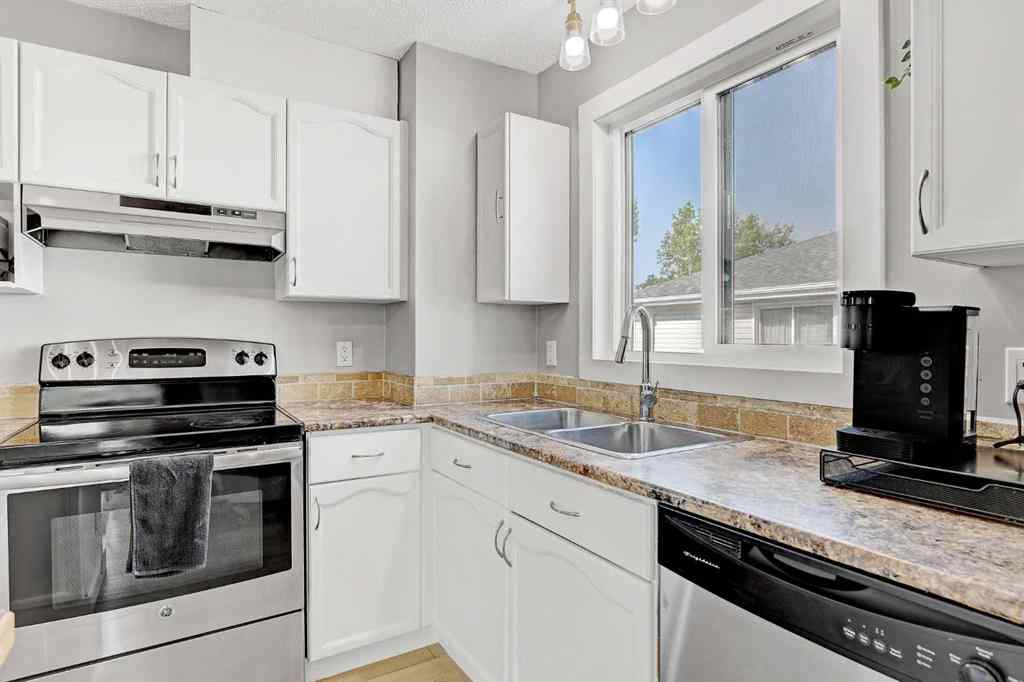 MLS® A2255807 - 9429 92 A Street  in Smith Grande Prairie, Residential