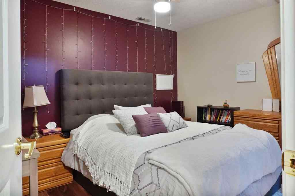 MLS® A2255814 - 15 Sheridan Place W in Varsity Village Lethbridge, Residential