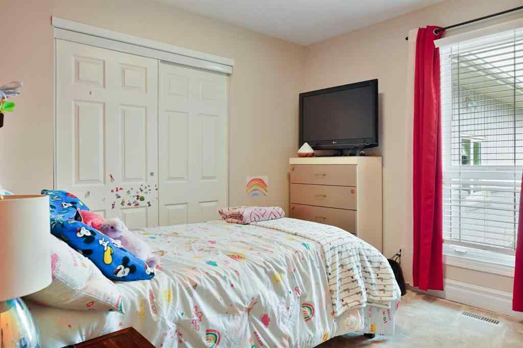 MLS® A2255814 - 15 Sheridan Place W in Varsity Village Lethbridge, Residential