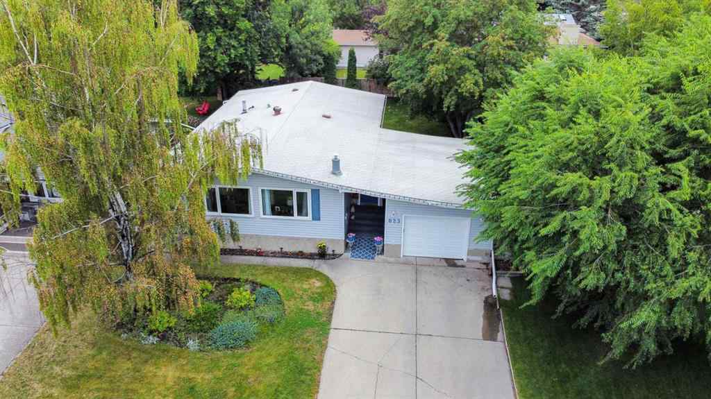 MLS® A2255815 - 823 Cannell Road SW in Canyon Meadows Calgary, Residential