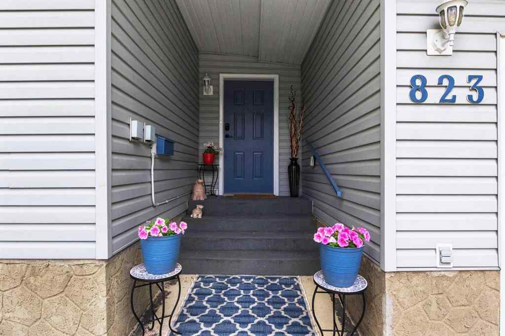 MLS® A2255815 - 823 Cannell Road SW in Canyon Meadows Calgary, Residential