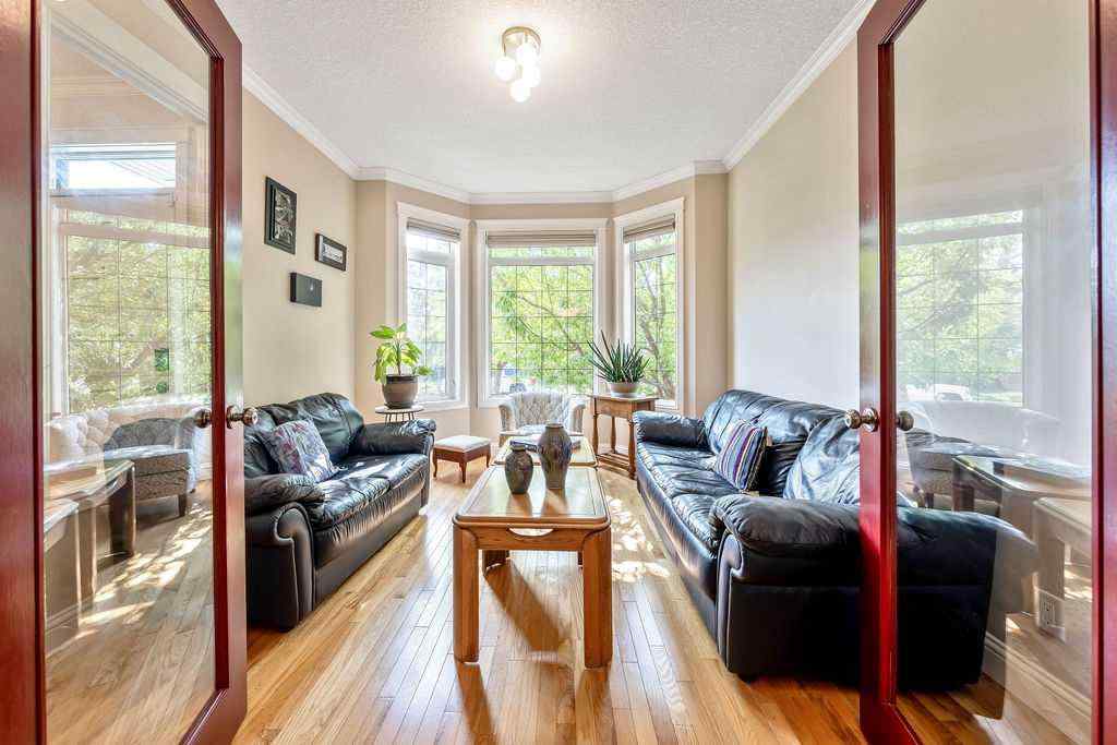 MLS® A2255817 - 608 12 Avenue NE in Renfrew Calgary, Residential