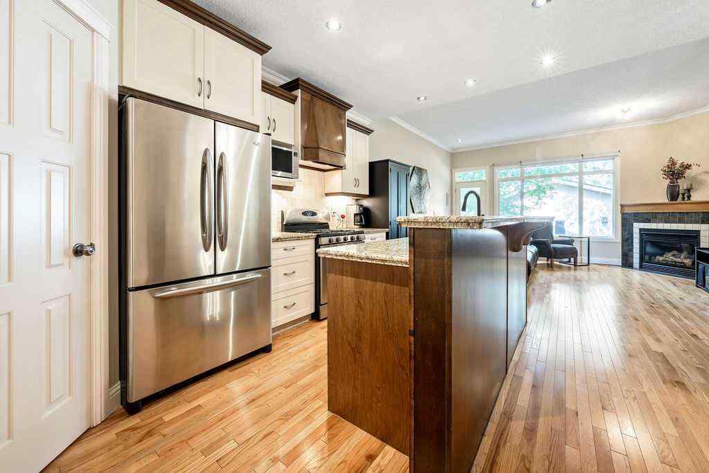 MLS® A2255817 - 608 12 Avenue NE in Renfrew Calgary, Residential