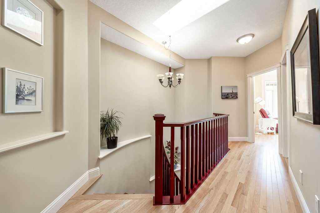 MLS® A2255817 - 608 12 Avenue NE in Renfrew Calgary, Residential