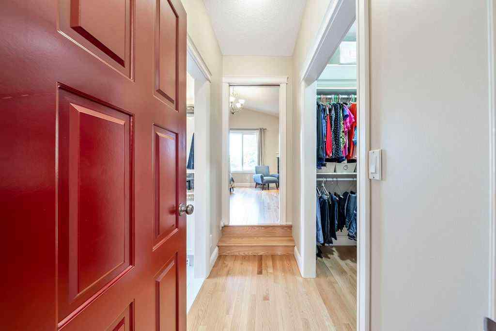 MLS® A2255817 - 608 12 Avenue NE in Renfrew Calgary, Residential