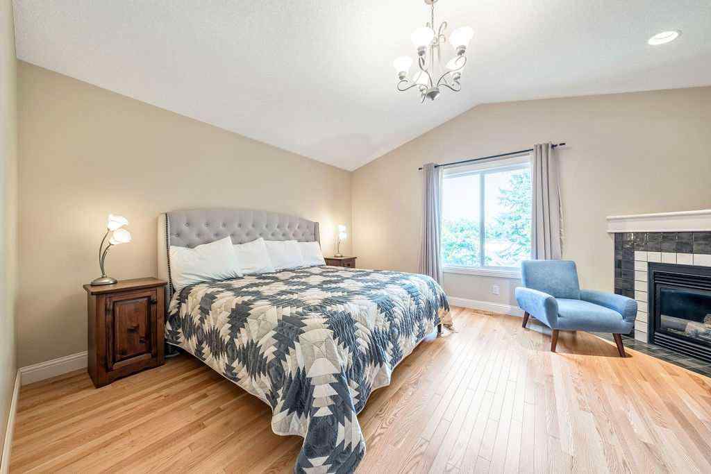 MLS® A2255817 - 608 12 Avenue NE in Renfrew Calgary, Residential