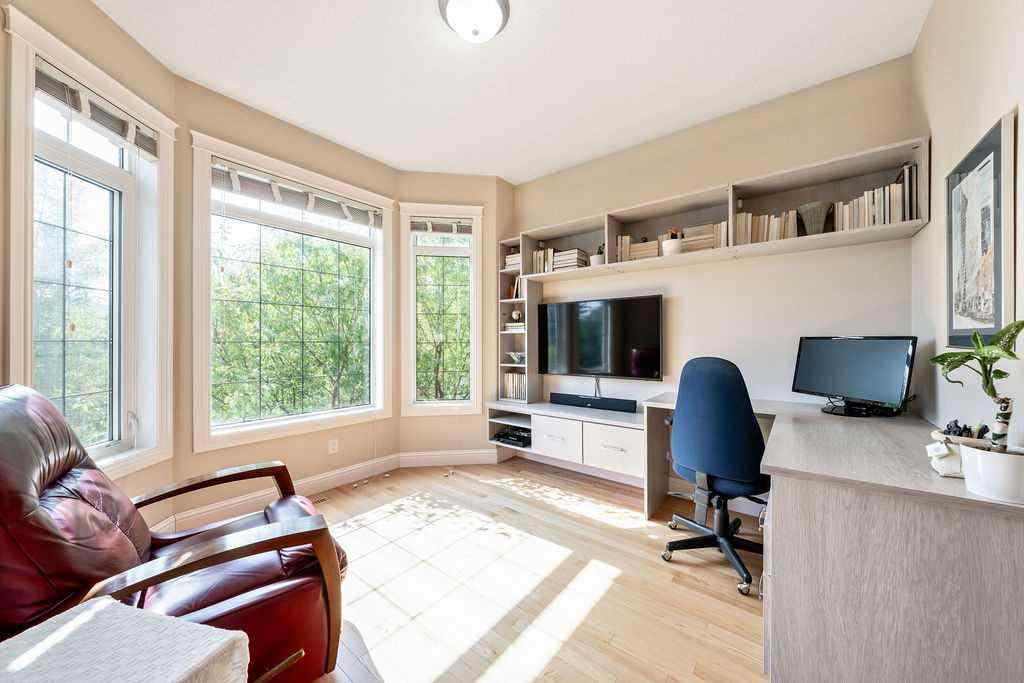 MLS® A2255817 - 608 12 Avenue NE in Renfrew Calgary, Residential