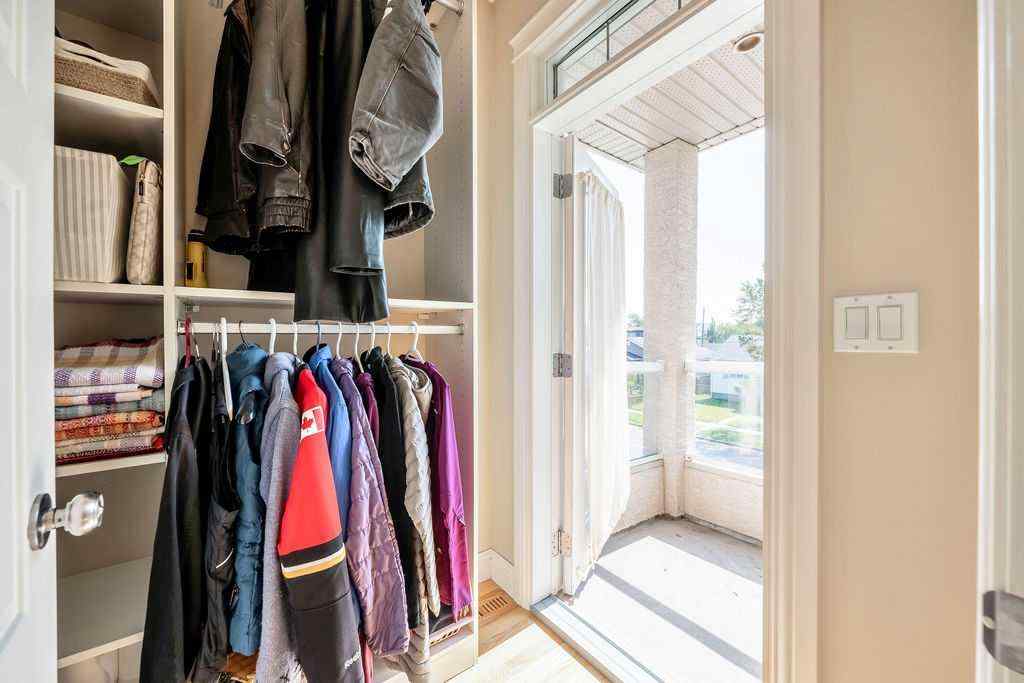 MLS® A2255817 - 608 12 Avenue NE in Renfrew Calgary, Residential