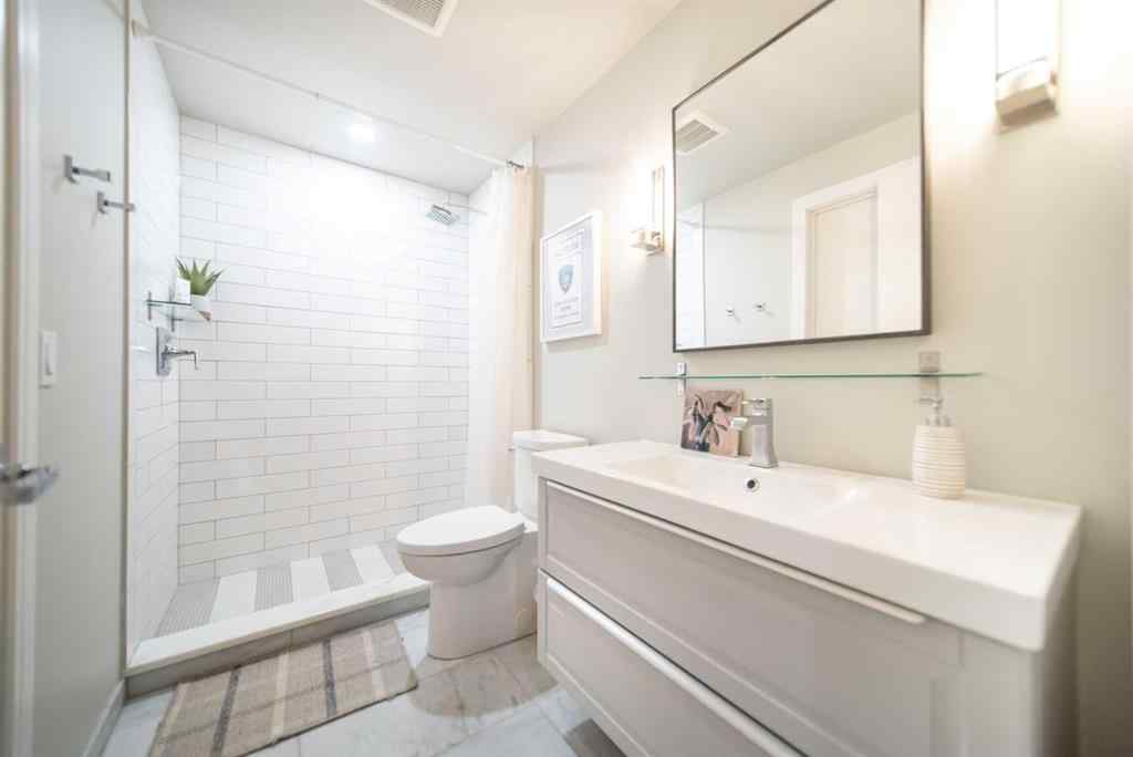 MLS® A2255819 - 3731 43 Street SW in Glenbrook Calgary, Residential