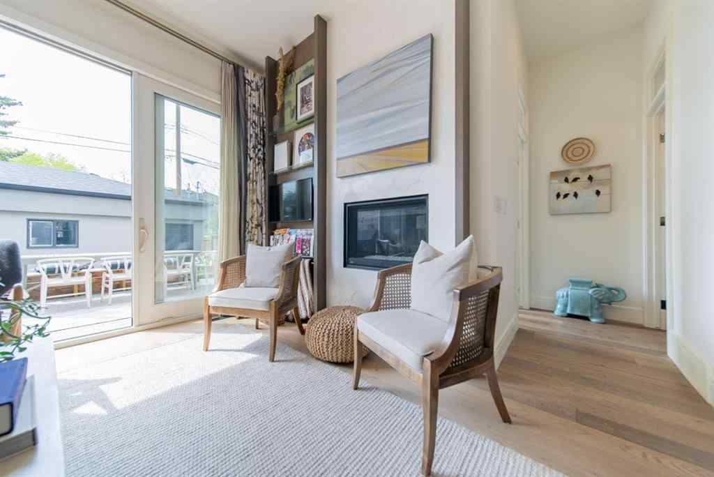 MLS® A2255819 - 3731 43 Street SW in Glenbrook Calgary, Residential