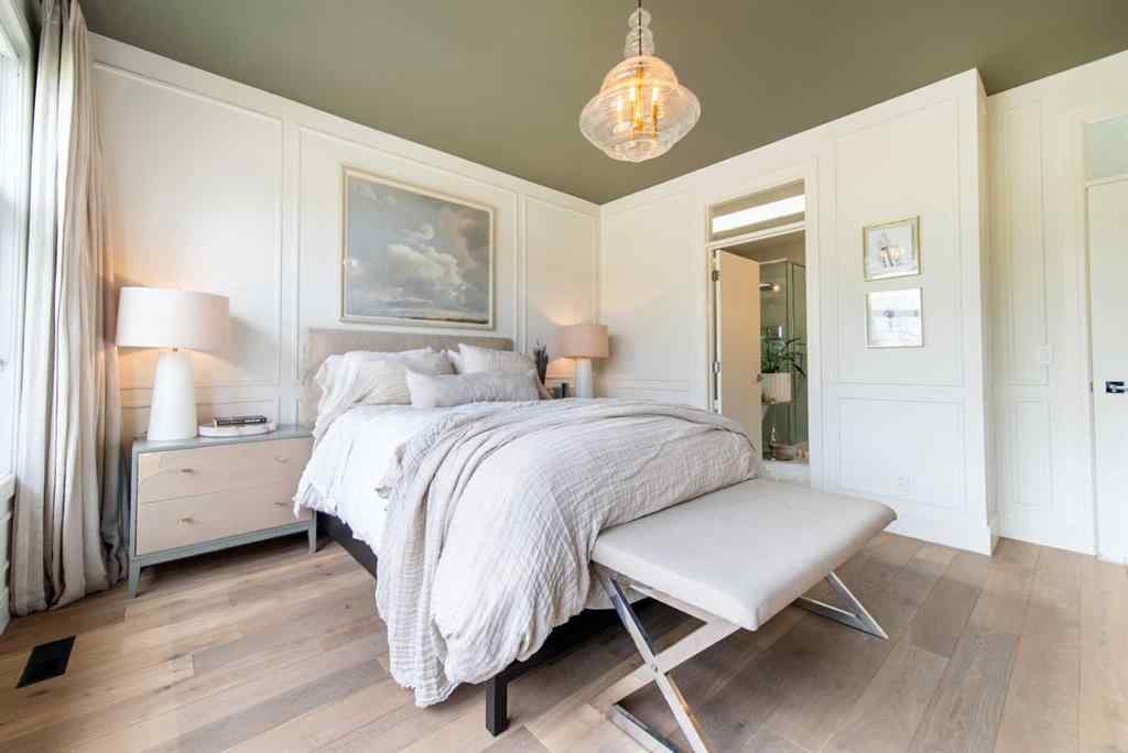 MLS® A2255819 - 3731 43 Street SW in Glenbrook Calgary, Residential