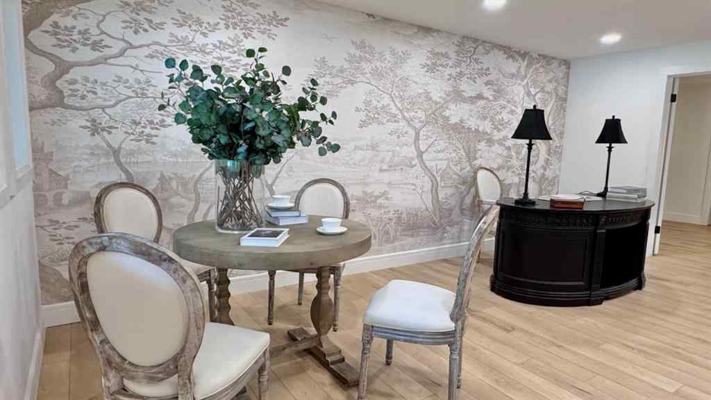 MLS® A2255822 - 2332 Uxbridge Drive NW in University Heights Calgary, Residential