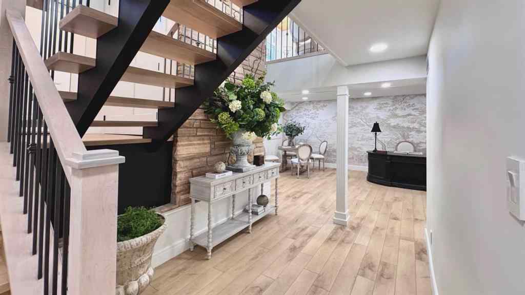 MLS® A2255822 - 2332 Uxbridge Drive NW in University Heights Calgary, Residential