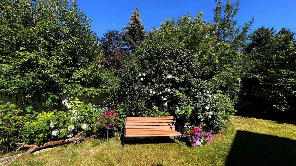 MLS® A2255822 - 2332 Uxbridge Drive NW in University Heights Calgary, Residential