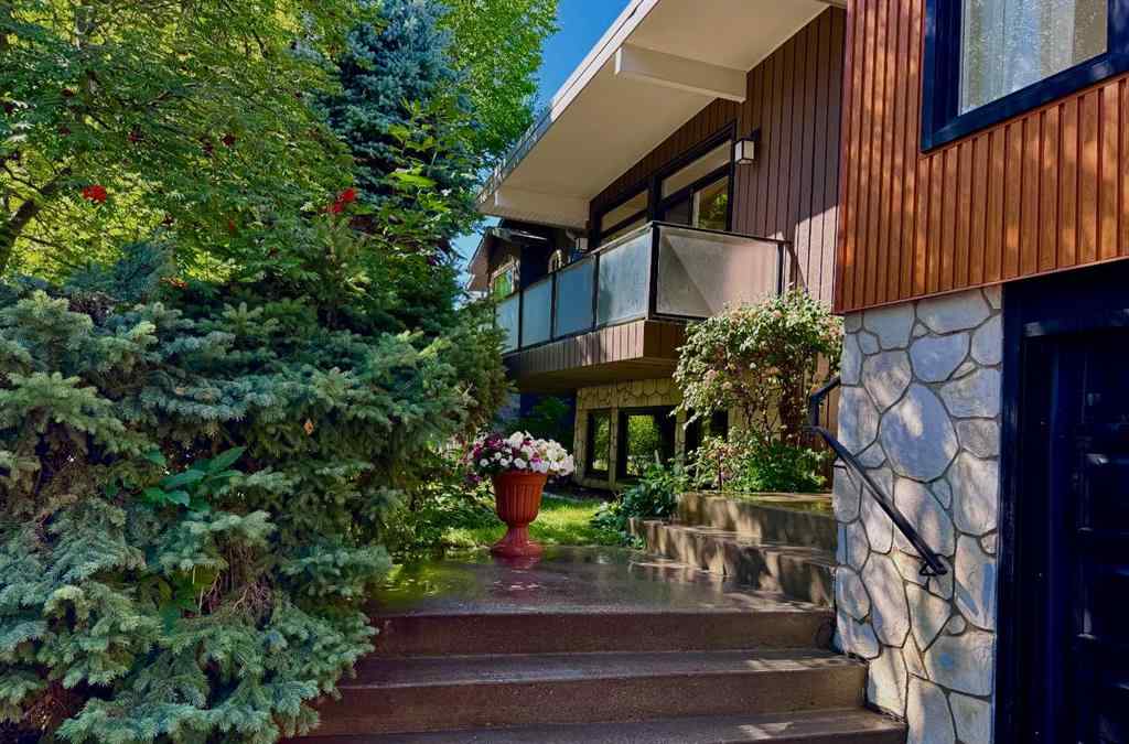 MLS® A2255822 - 2332 Uxbridge Drive NW in University Heights Calgary, Residential