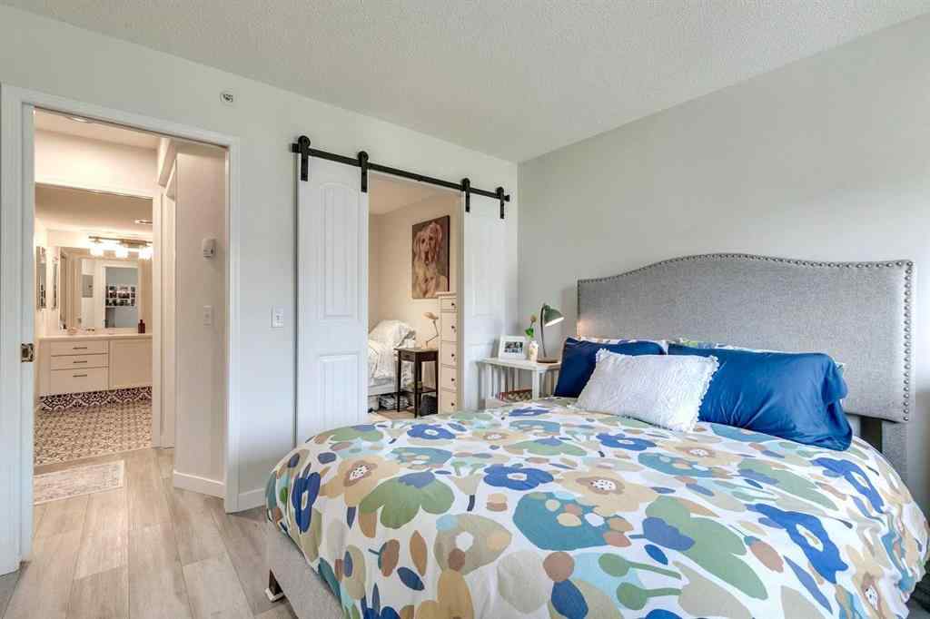 MLS® A2255824 - 1305 Sienna Park Green SW in Signal Hill Calgary, Residential