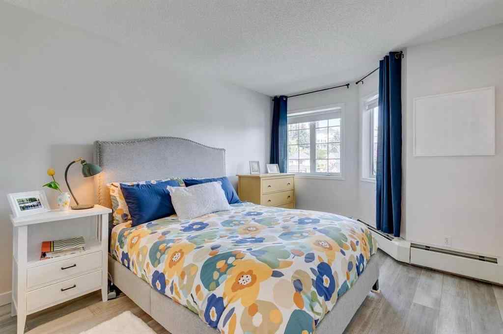 MLS® A2255824 - 1305 Sienna Park Green SW in Signal Hill Calgary, Residential