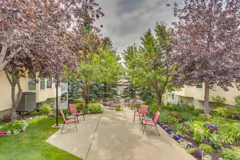 MLS® A2255824 - 1305 Sienna Park Green SW in Signal Hill Calgary, Residential
