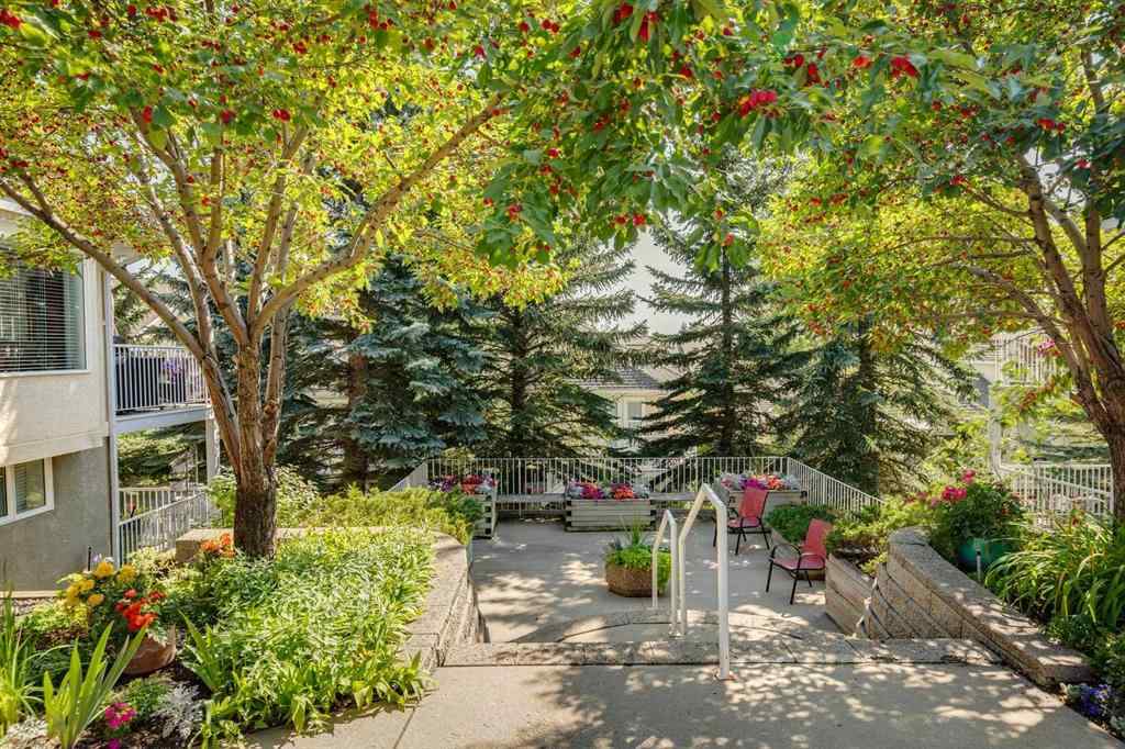 MLS® A2255824 - 1305 Sienna Park Green SW in Signal Hill Calgary, Residential