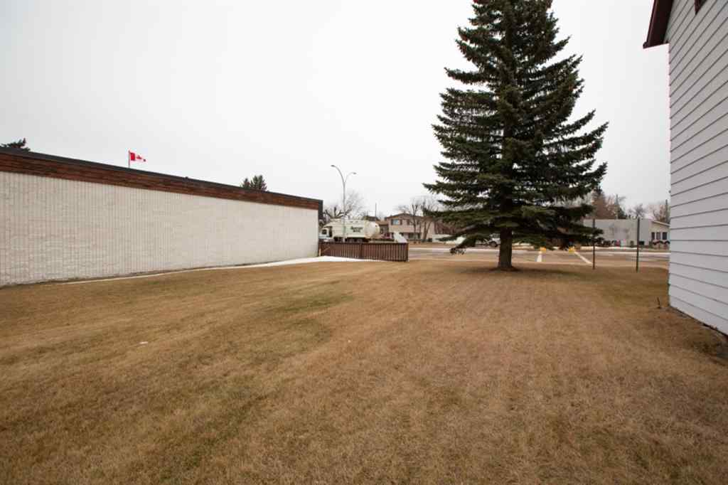 MLS® A2255826 - 5120 50 Street  in Daysland Daysland, Commercial