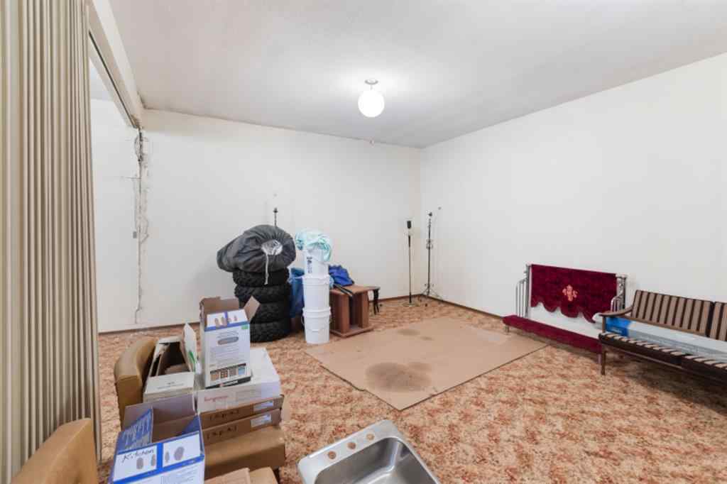 MLS® A2255826 - 5120 50 Street  in Daysland Daysland, Commercial
