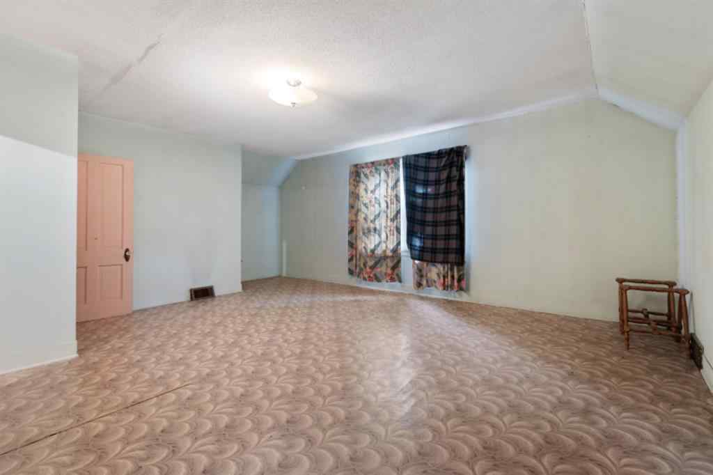 MLS® A2255826 - 5120 50 Street  in Daysland Daysland, Commercial