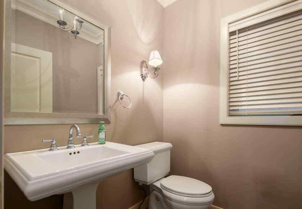 MLS® A2255830 - 24 Aspen Meadows Green SW in Aspen Woods Calgary, Residential