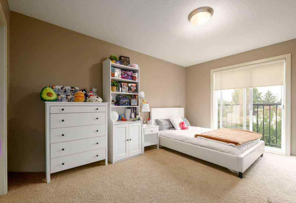 MLS® A2255830 - 24 Aspen Meadows Green SW in Aspen Woods Calgary, Residential