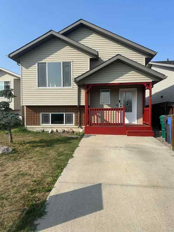 MLS® A2255841 - 320 Tartan Circle W in West Highlands Lethbridge, Rental