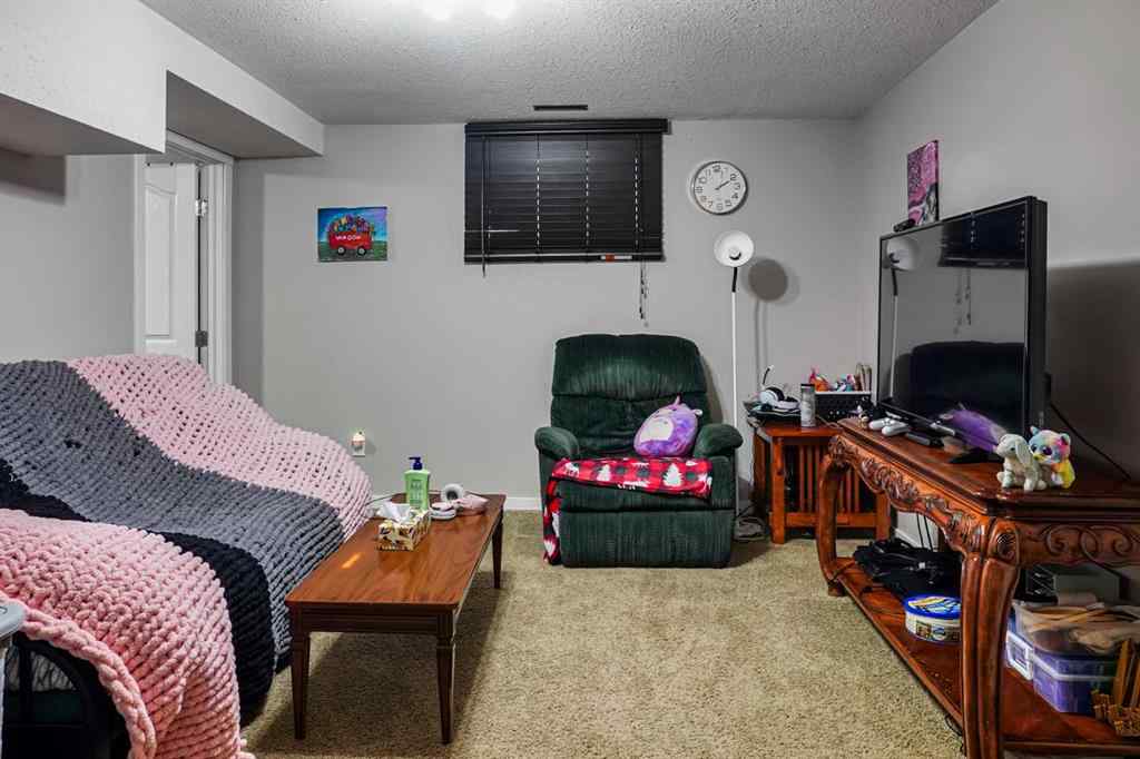 MLS® A2255851 - 518 21 Street S in Upper Eastside Lethbridge, Residential