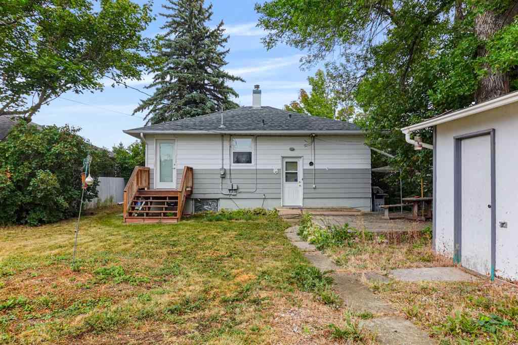 MLS® A2255851 - 518 21 Street S in Upper Eastside Lethbridge, Residential