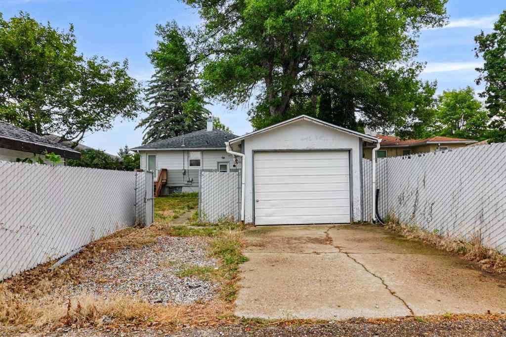 MLS® A2255851 - 518 21 Street S in Upper Eastside Lethbridge, Residential