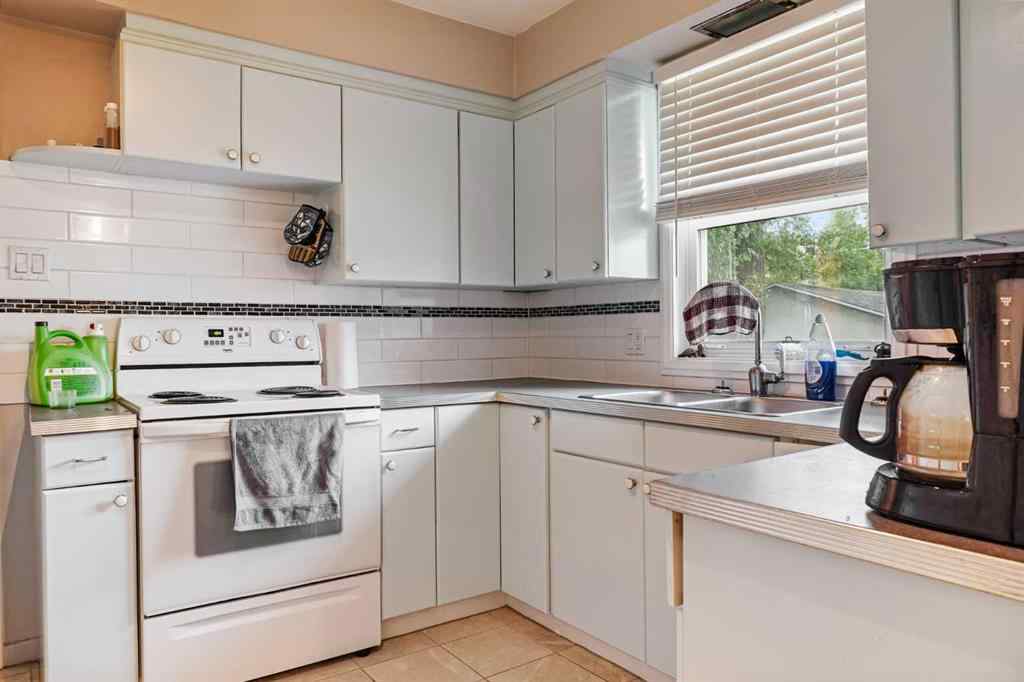 MLS® A2255851 - 518 21 Street S in Upper Eastside Lethbridge, Residential