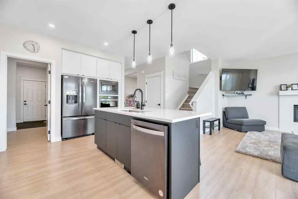 MLS® A2255855 - 656 Reynolds Crescent SW in Coopers Crossing Airdrie, Residential