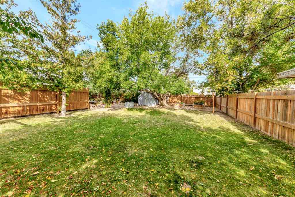 MLS® A2255857 - 4828 42 Street  in Larsen Grove Lloydminster, Residential