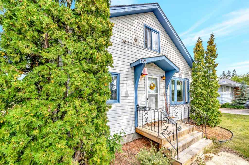 MLS® A2255857 - 4828 42 Street  in Larsen Grove Lloydminster, Residential