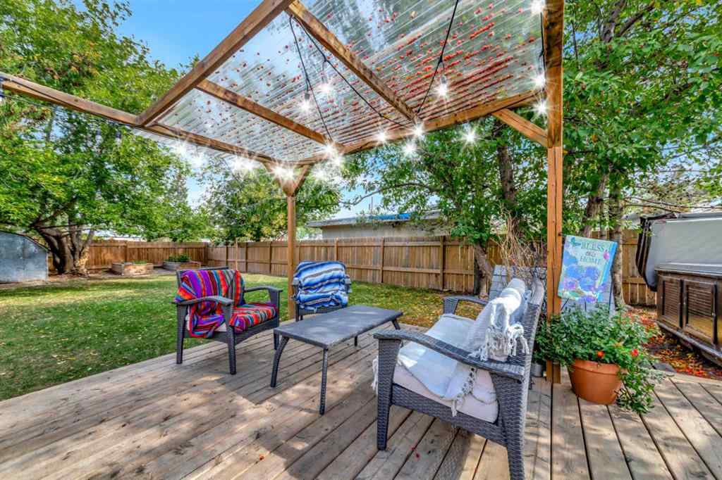 MLS® A2255857 - 4828 42 Street  in Larsen Grove Lloydminster, Residential