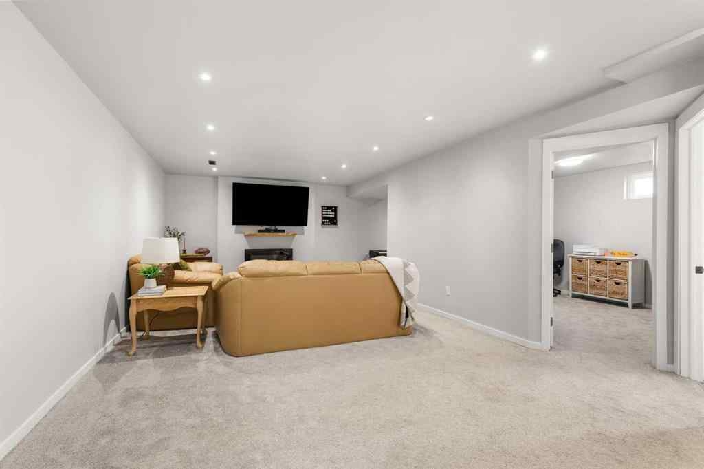 MLS® A2255874 - 49 Corbitt Way SE in Crestwood-Norwood Medicine Hat, Residential