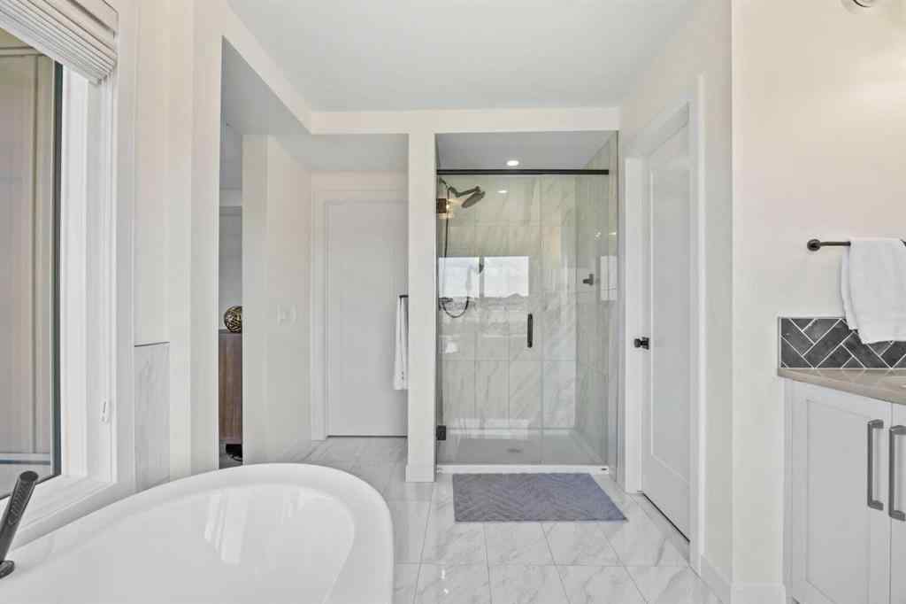 MLS® A2255875 - 656 Bayview Way SW in Bayview Airdrie, Residential