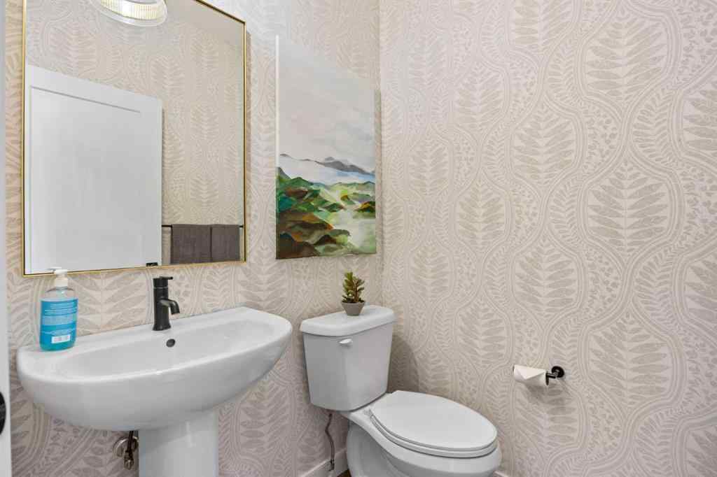 MLS® A2255875 - 656 Bayview Way SW in Bayview Airdrie, Residential