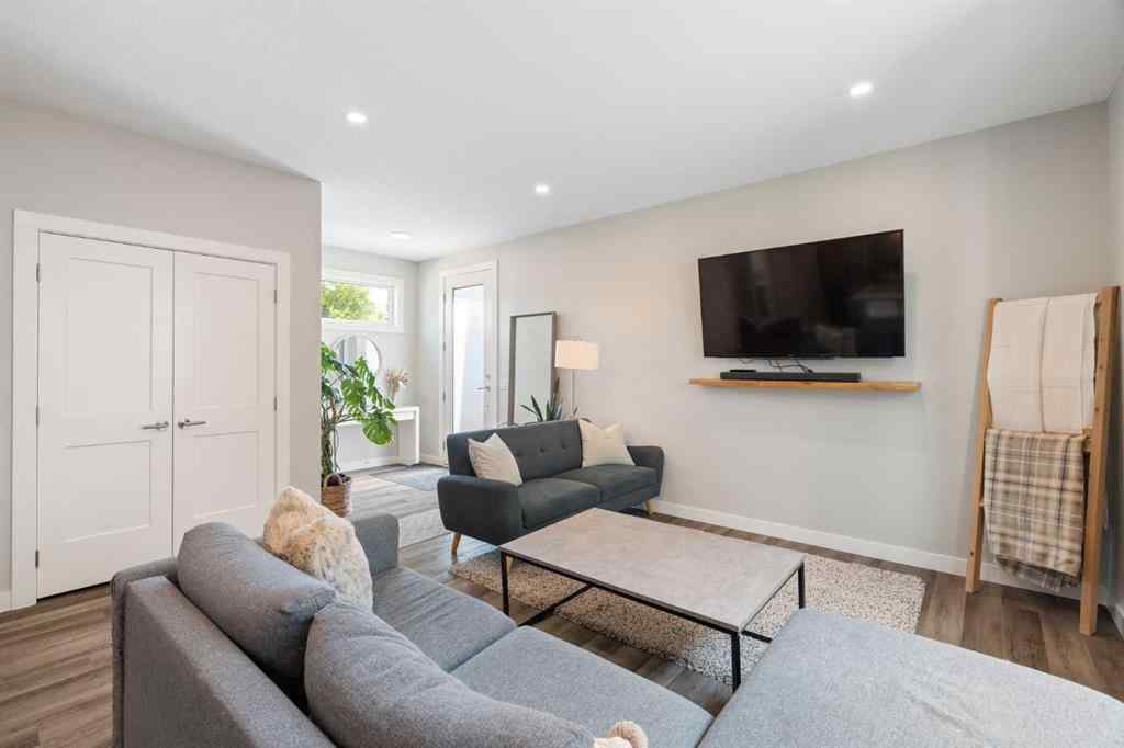 MLS® A2255878 - Unit #2 136 21 Avenue NE in Tuxedo Park Calgary, Residential