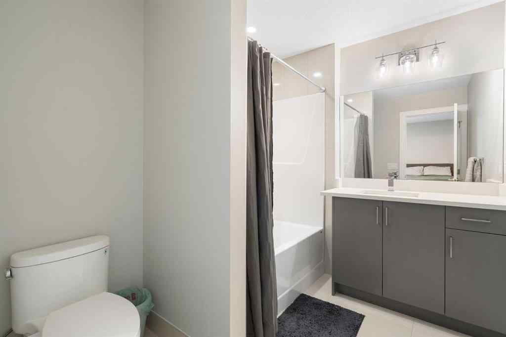 MLS® A2255878 - Unit #2 136 21 Avenue NE in Tuxedo Park Calgary, Residential